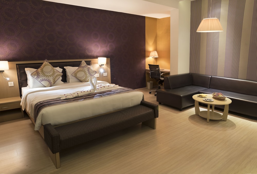 Hash Six Hotels 25/65