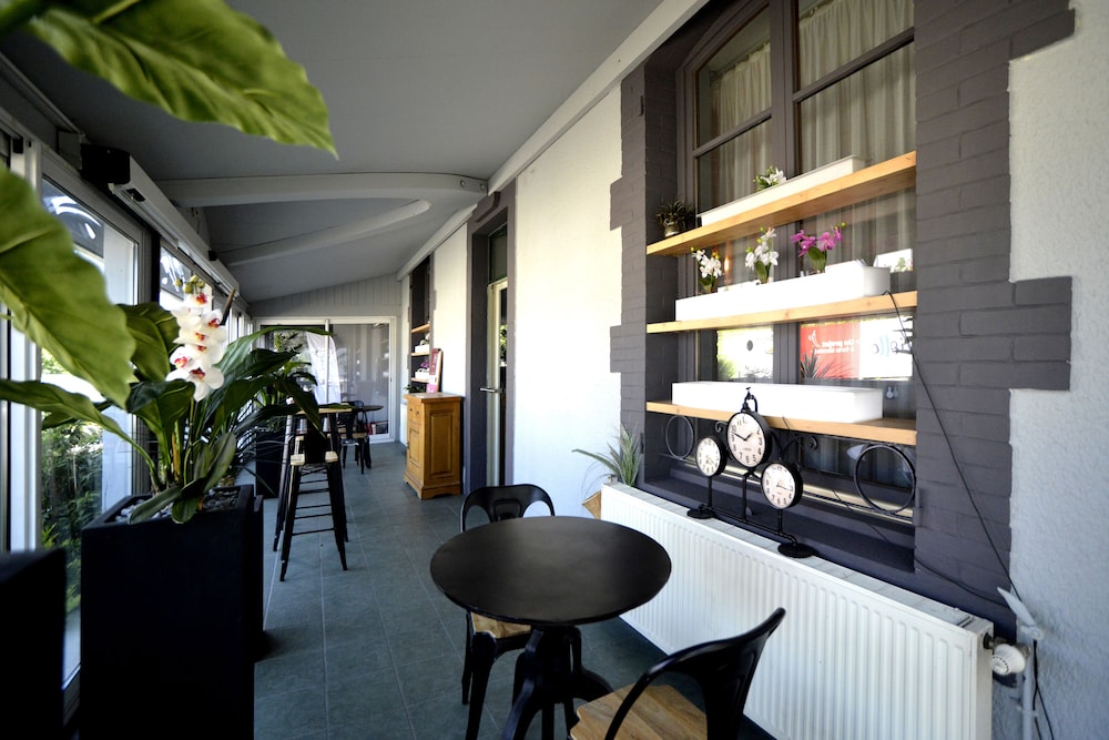 Hotel Victor Hugo Spa 56/76
