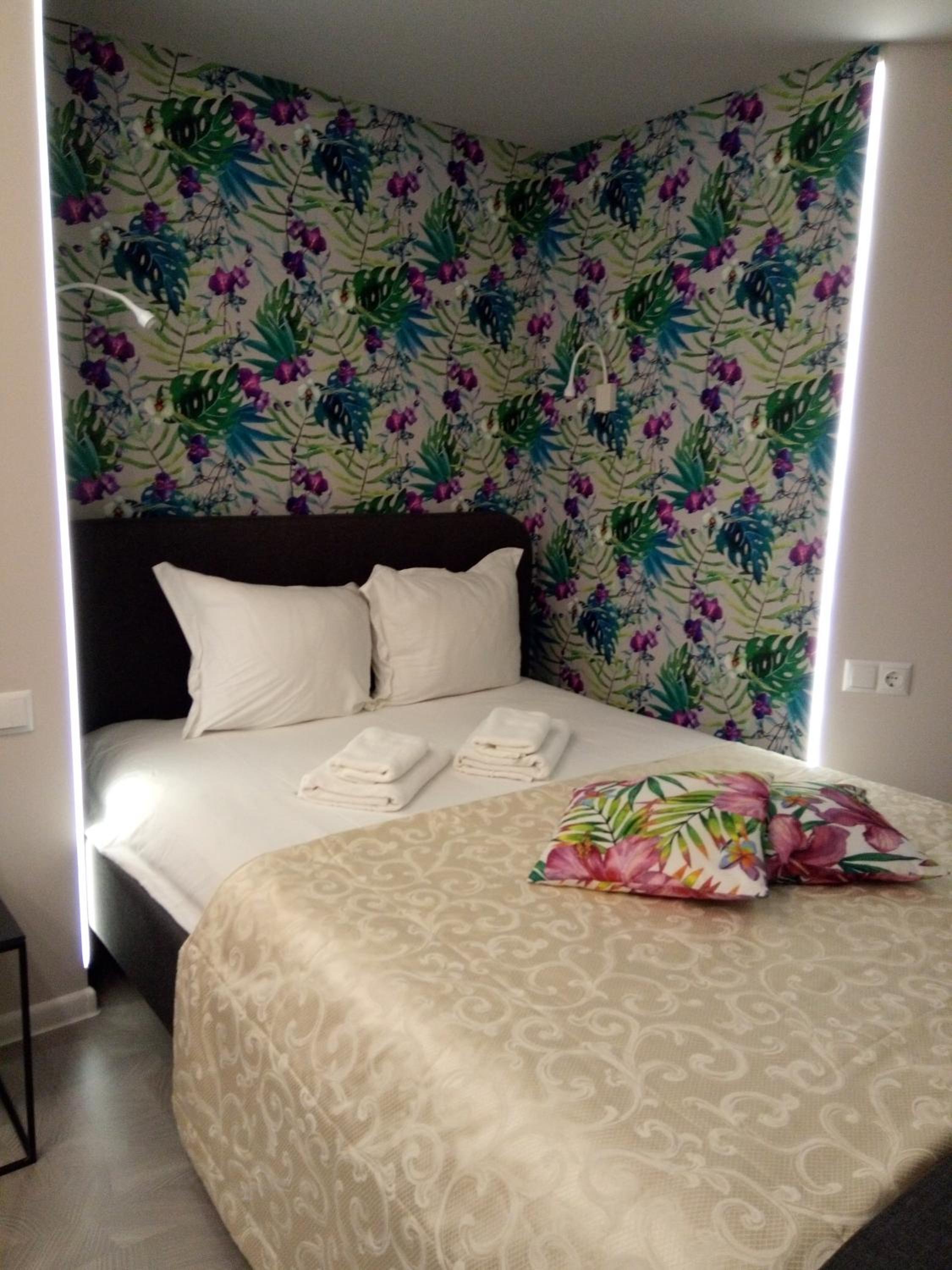 Budget, Basement, Double Bed, Jetted Tub