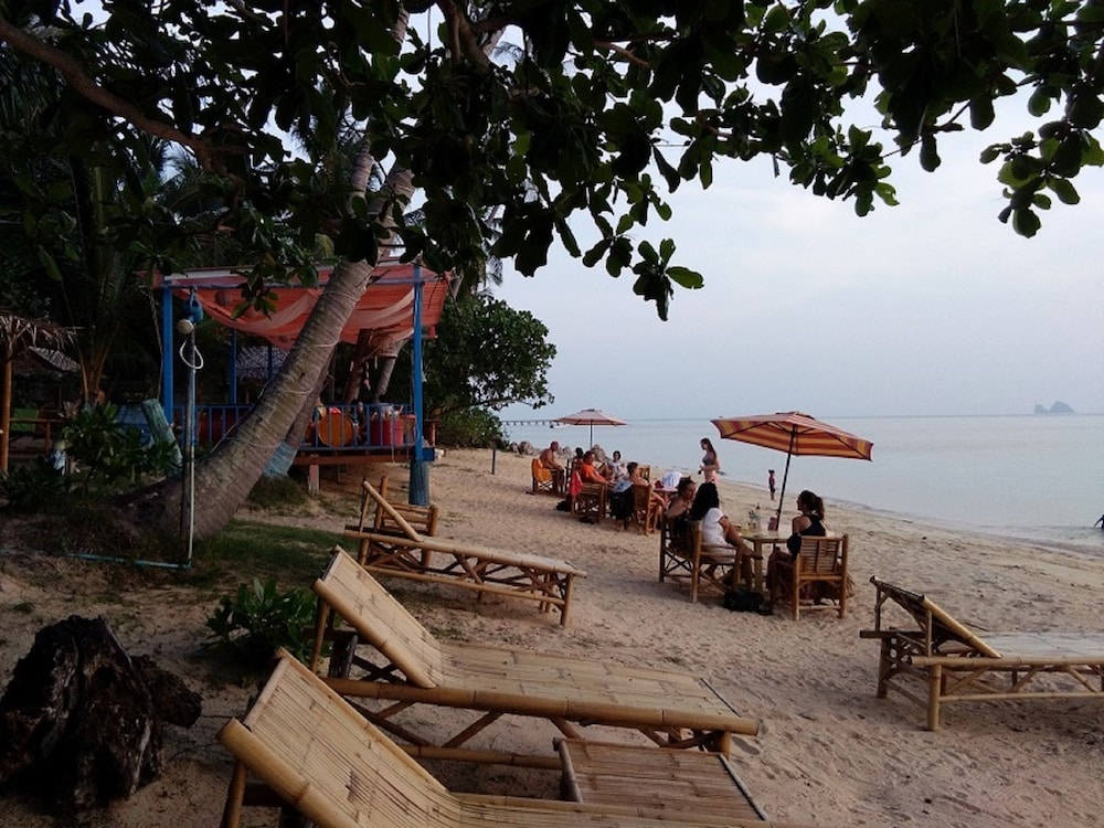 I Talay Beach Bar & Cottage Taling Ngam 35/39