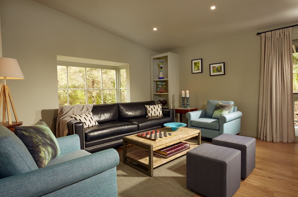 Awaroa Lodge 23/50