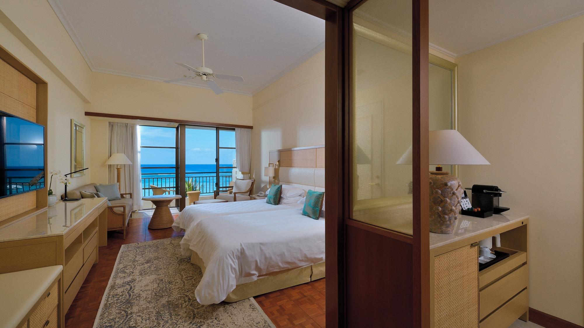 Elegant, Club, Luxury, Twin Beds, Ocean Front, Club Floor
