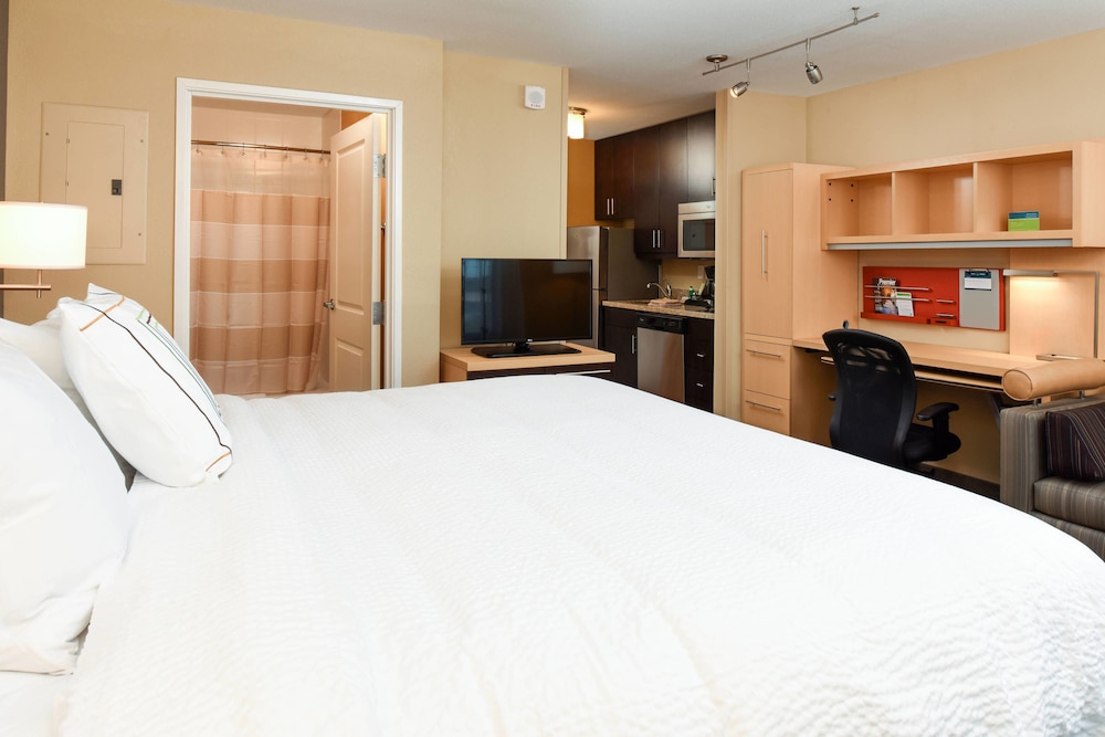 TownePlace Suites Detroit Commerce 11/40