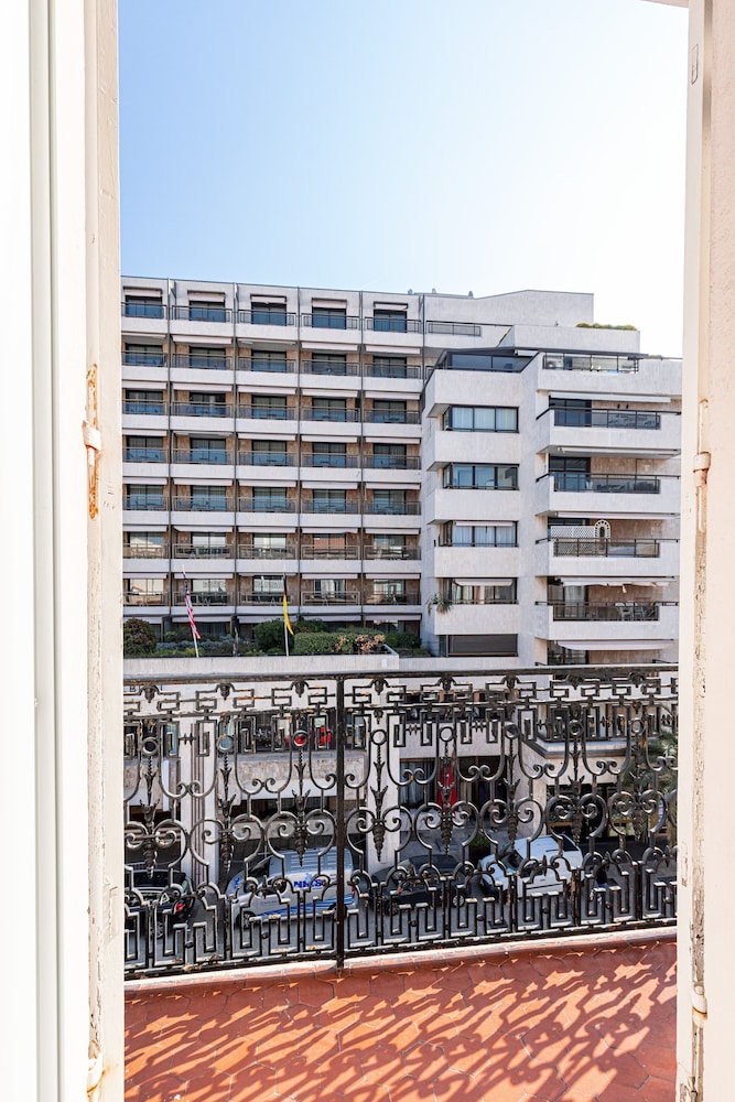 Modern Waikiki Hotel 写真1