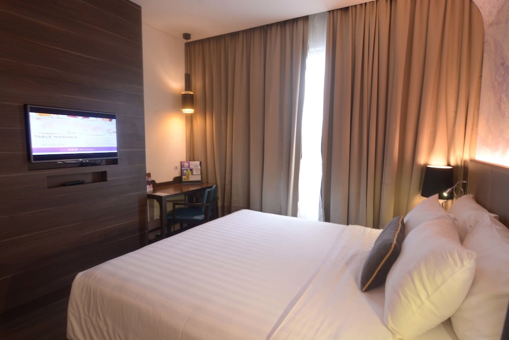 Mercure Karawang 22/66