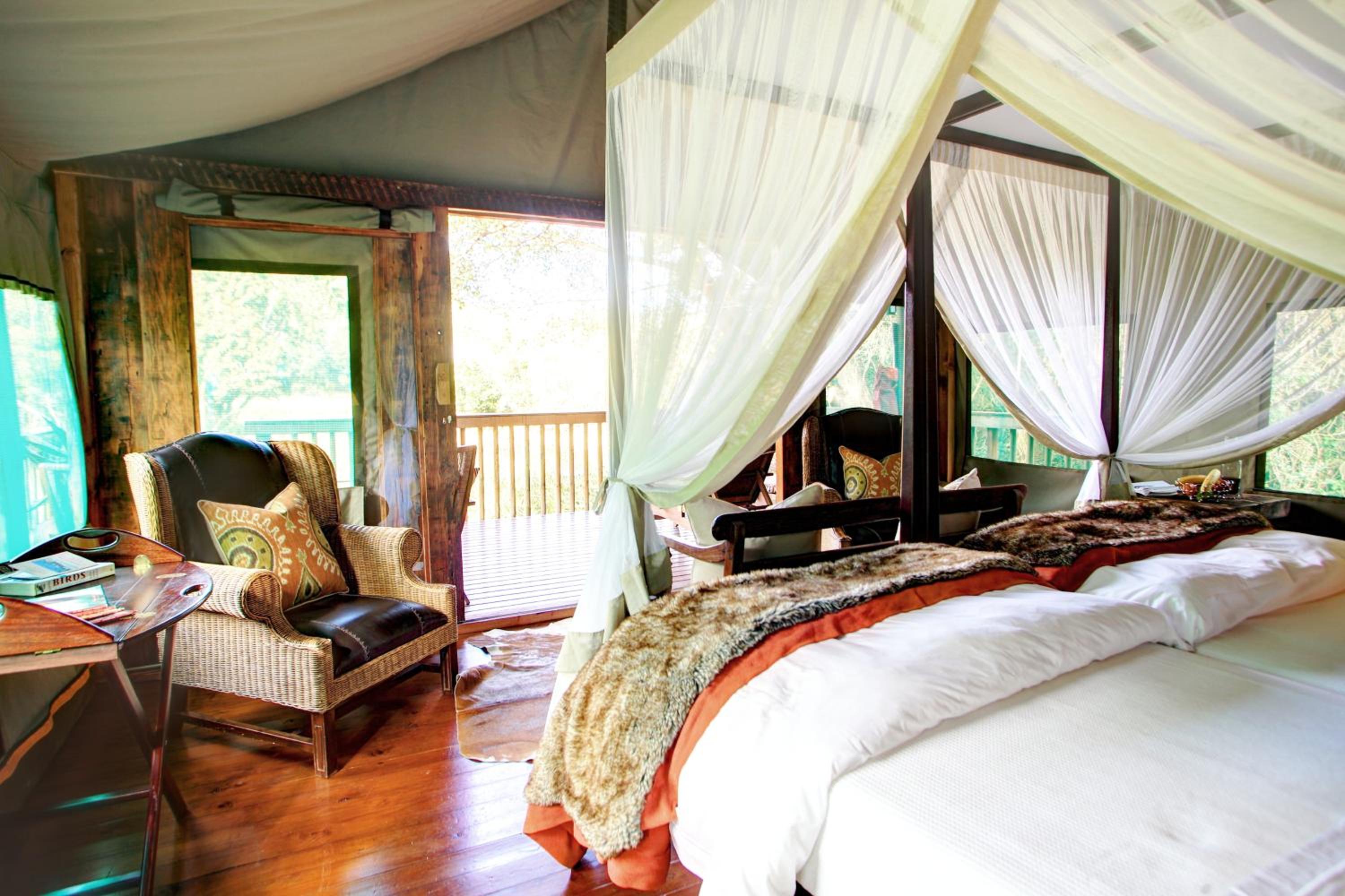 جناح فاخر، Botlierskop Private Game Reserve 2/4