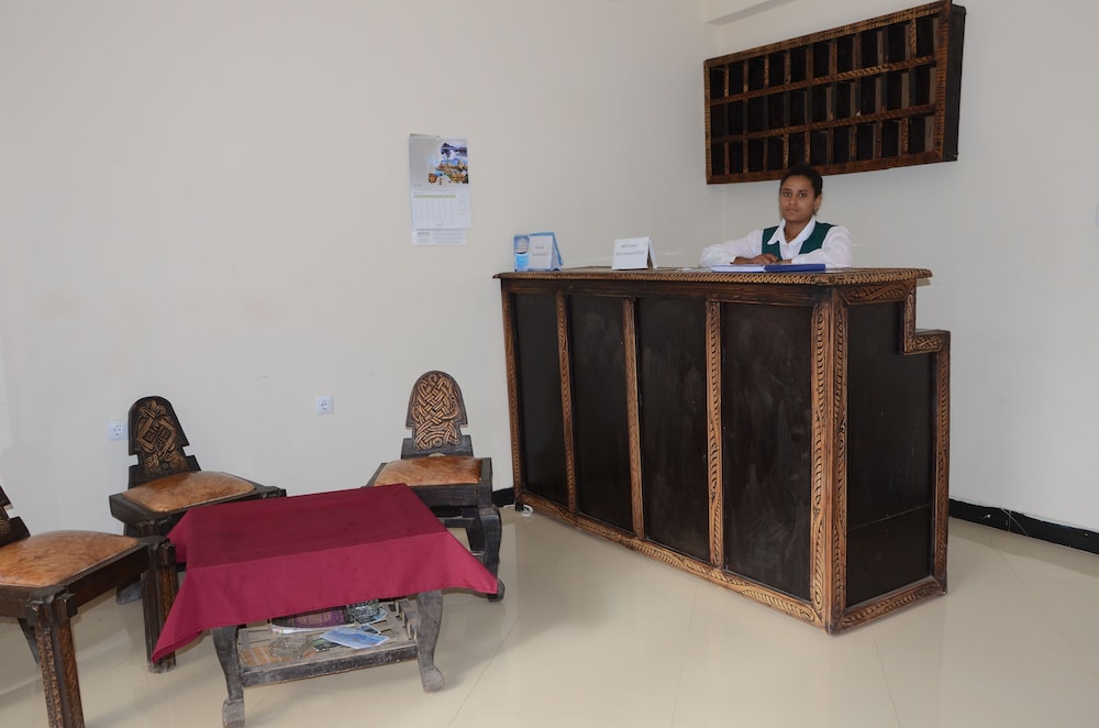 Zan-Seyoum Hotel 8/50
