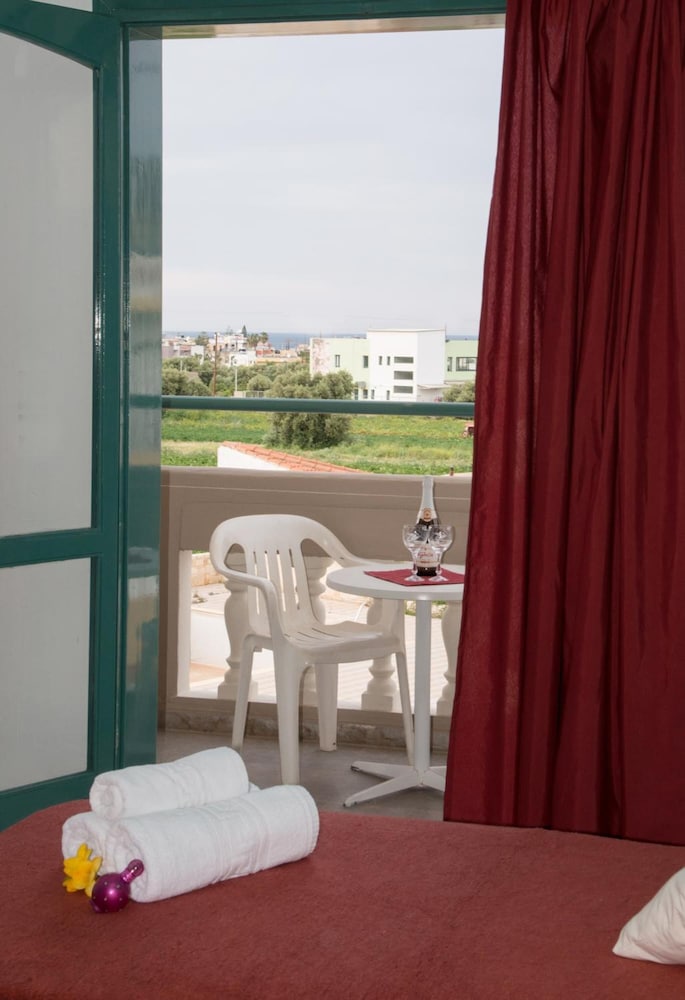 THEONI APARTMENTS 59/63