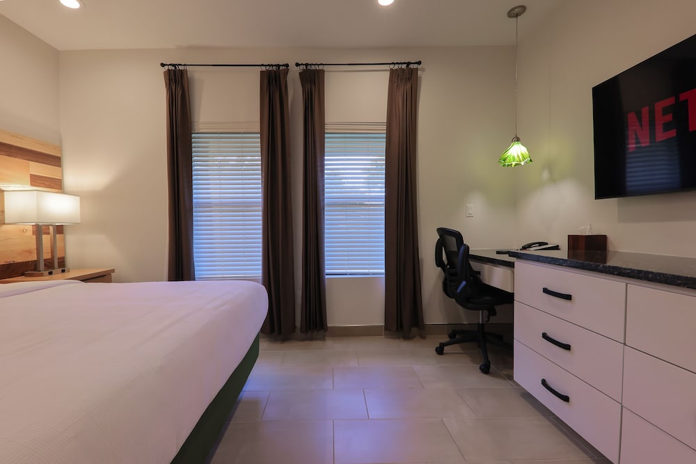 Clarion Inn Suites 32/61