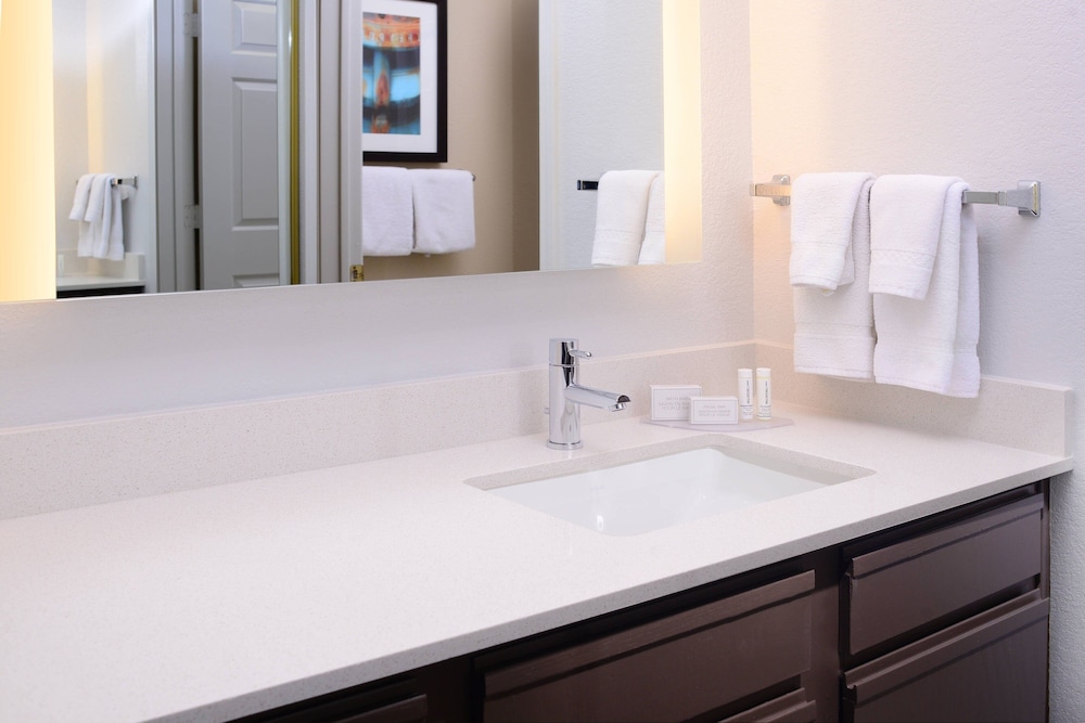 جناح بسريرين كوين بغرفتي نوم مع أريكة لذوي الإعاقة، Residence Inn By Marriott Dallas Plano Legacy 2/2