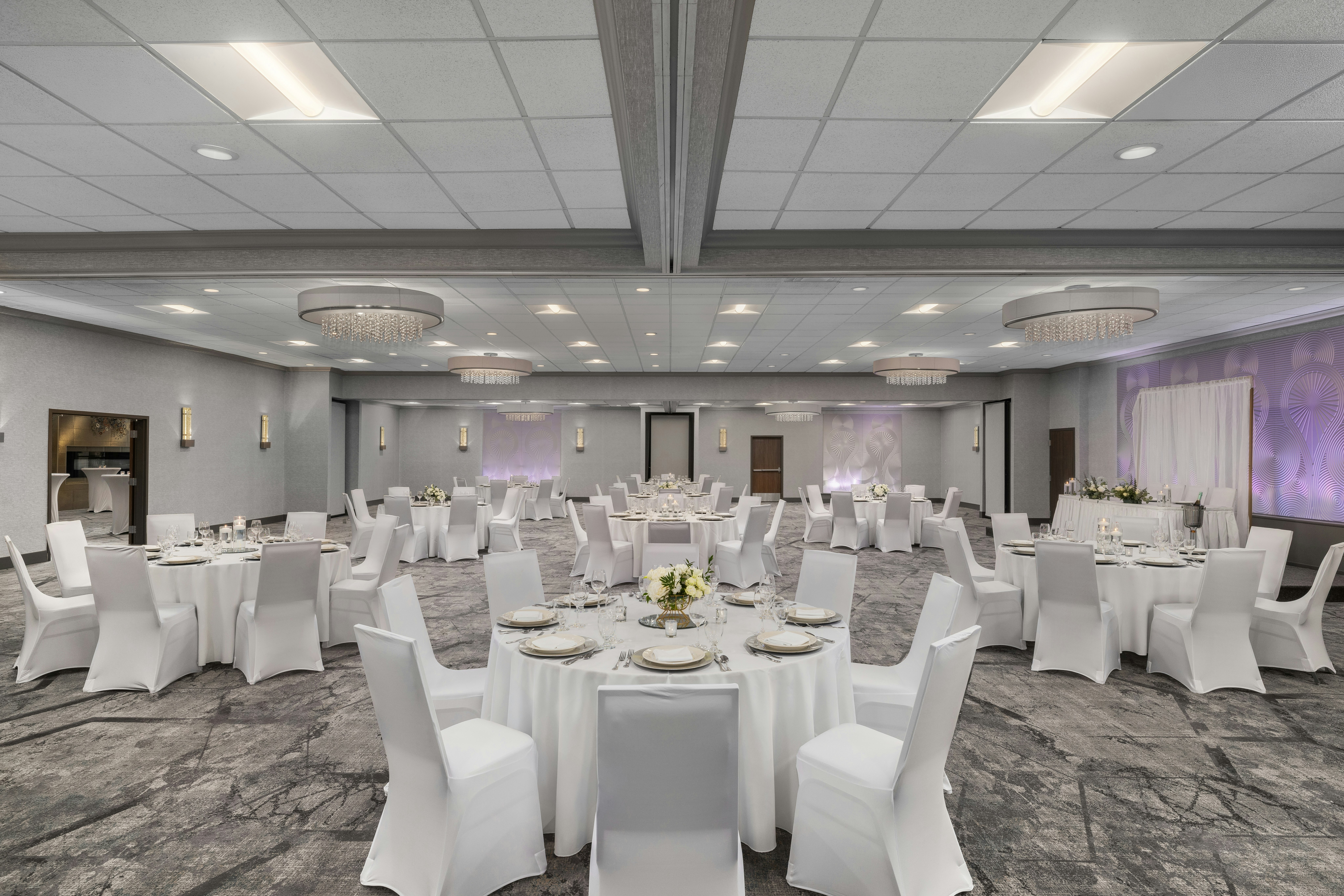 Radisson Hotel and Conference Center Coralville - Iowa City 58/61