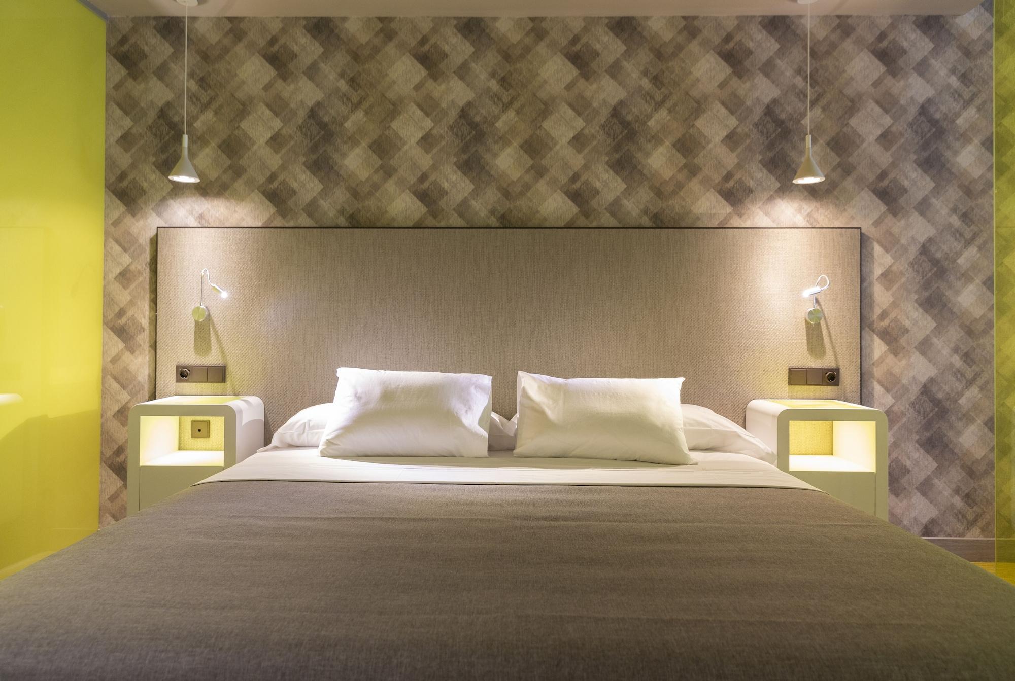 Room, Single, Double Bed