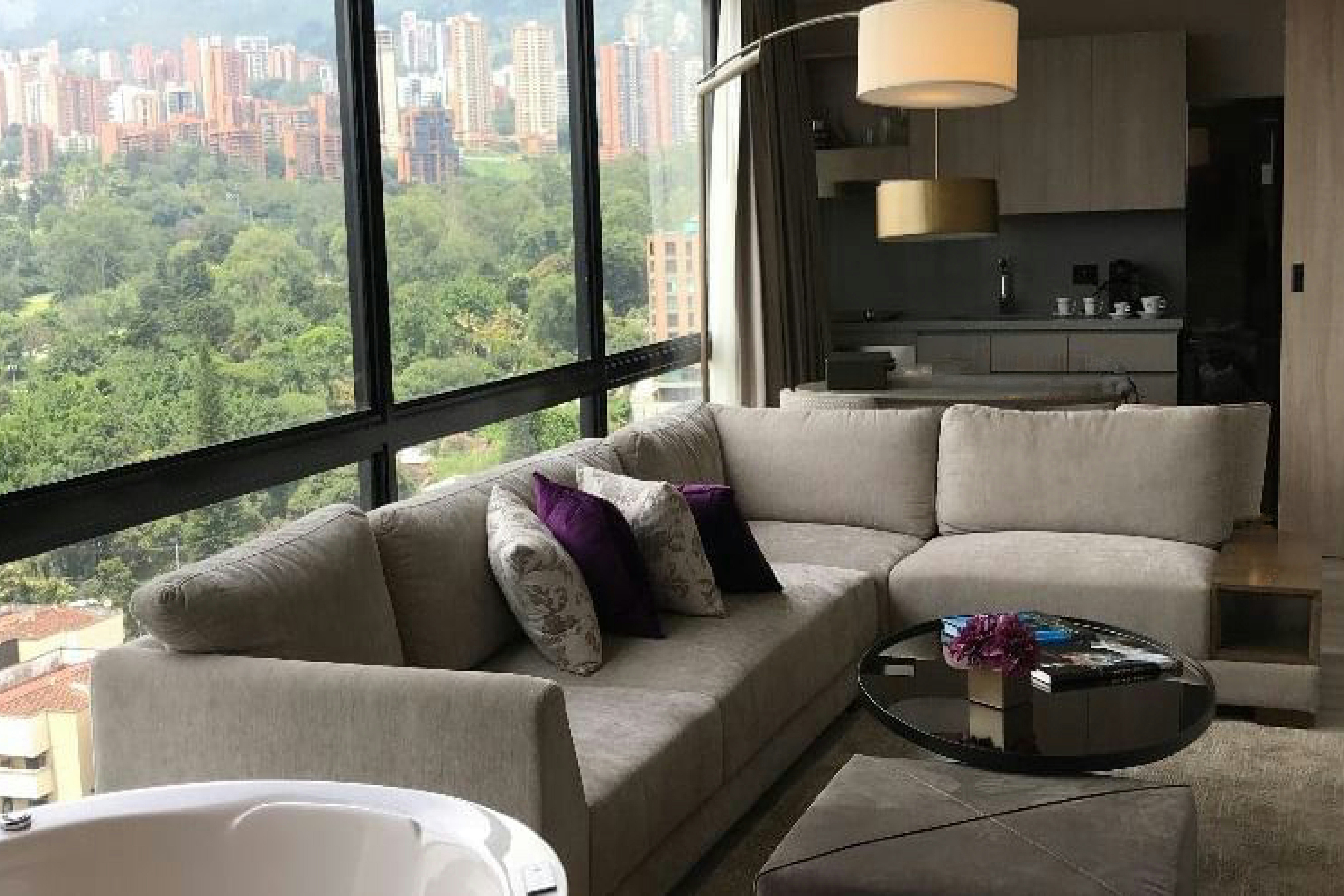York Medellin, Curio Collection by Hilton 27/60