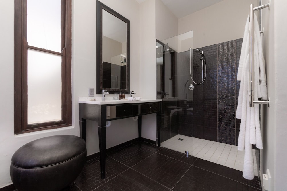 Nova Constantia Boutique Residence 68/70