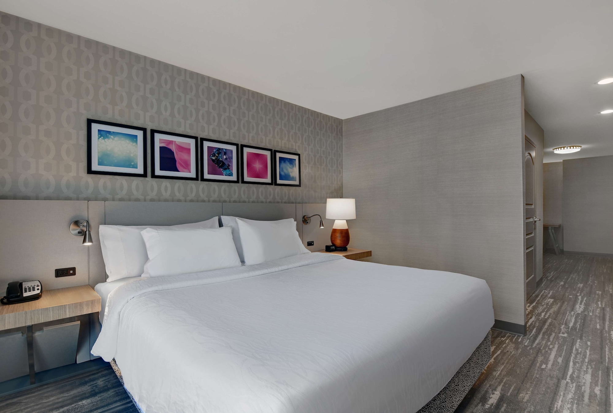 Evolution, Suite, King Bed