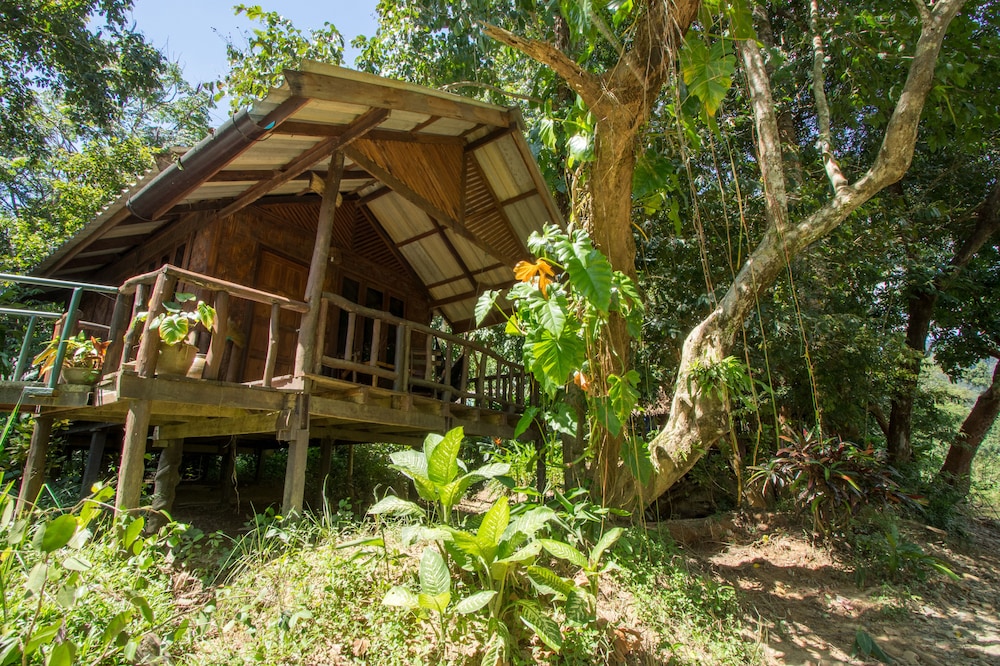 Khao Sok Riverside Cottages 2/50