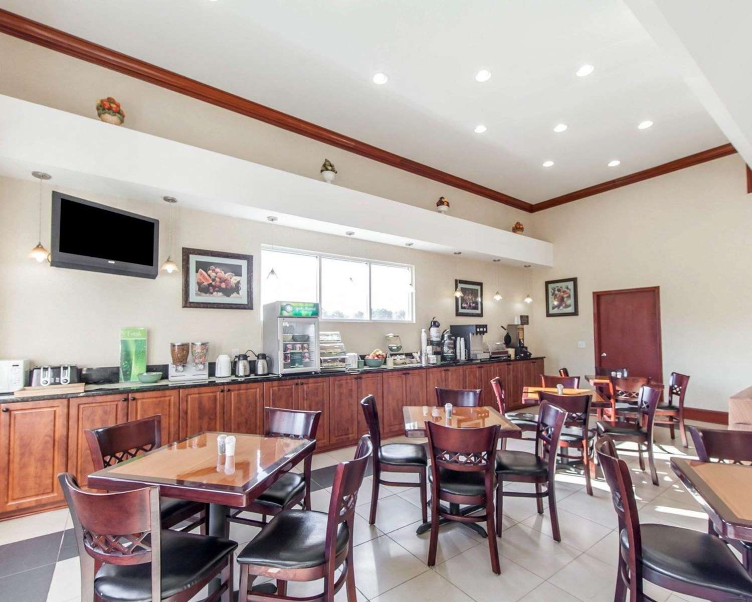 Quality Inn & Suites Cartersville North 36/42