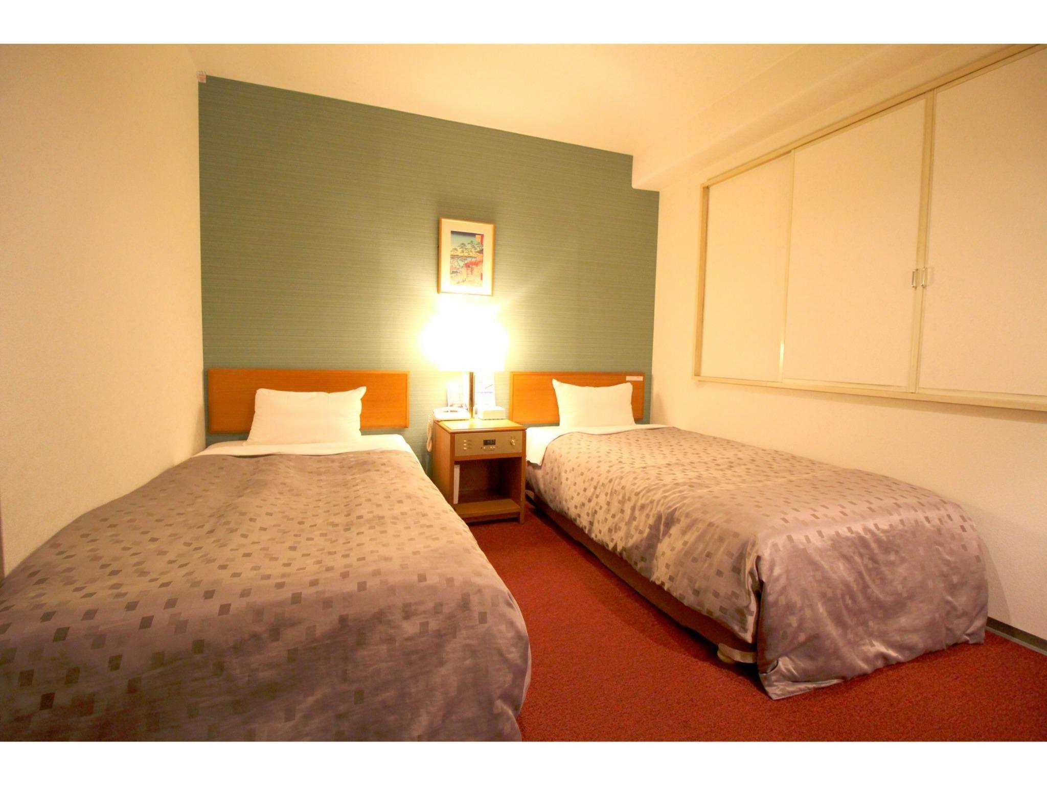 Room, Twin Beds