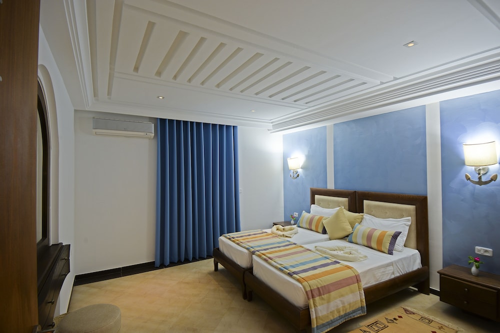 1 BEDROOM, DELUXE, SUITE, SMOKING