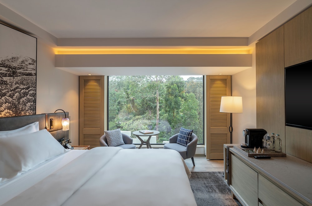 SERENE, DELUXE, TWIN BEDS