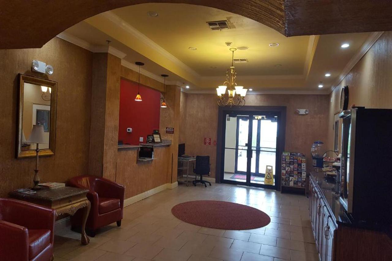 Days Inn by Wyndham Plainview 4/5