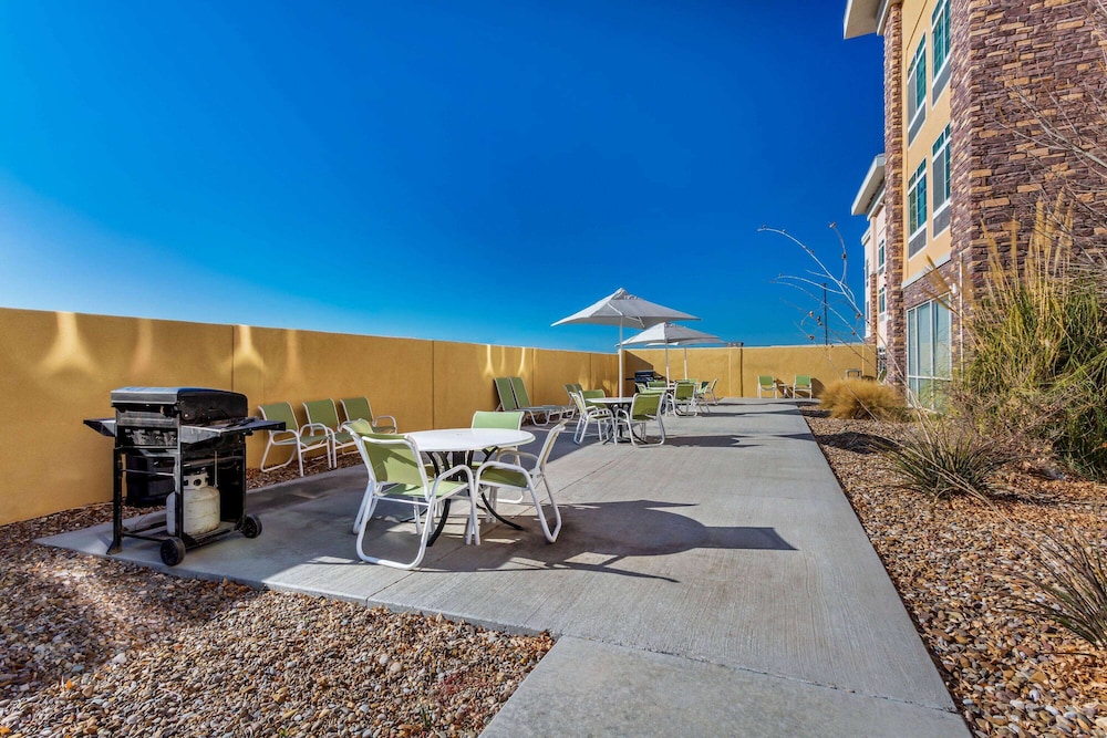 La Quinta Inn & Suites by Wyndham Monahans 8/37