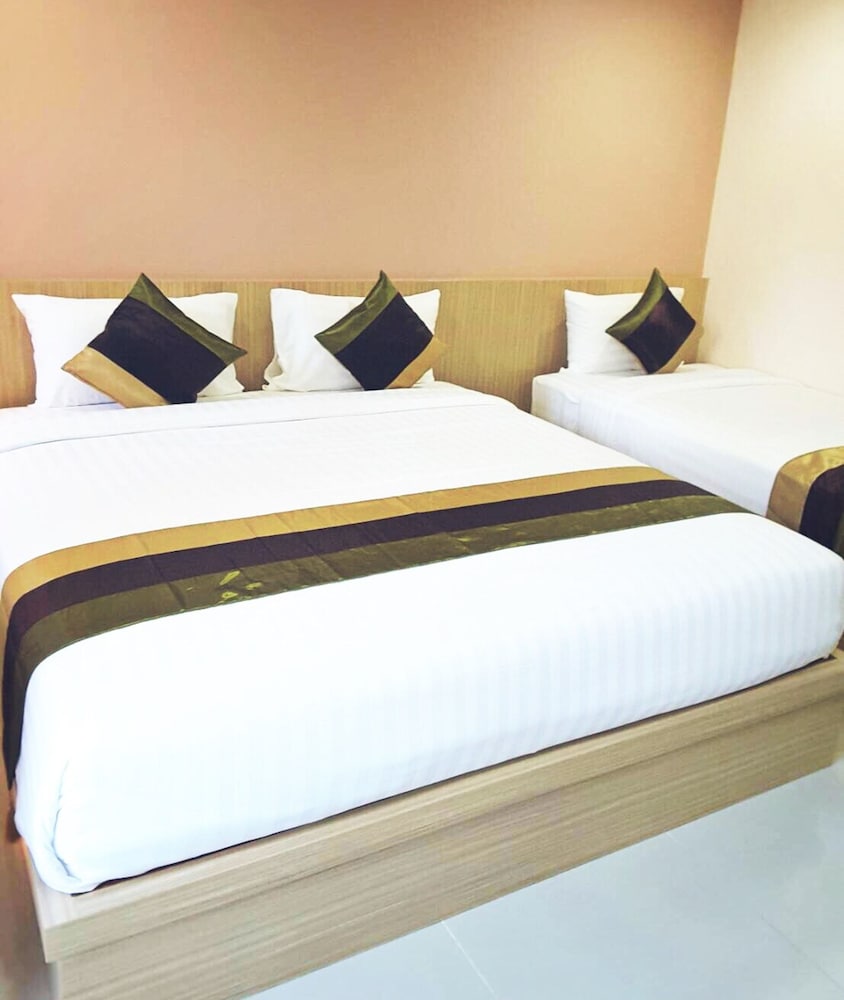 Sukkhamas Pirom Hotel 12/40
