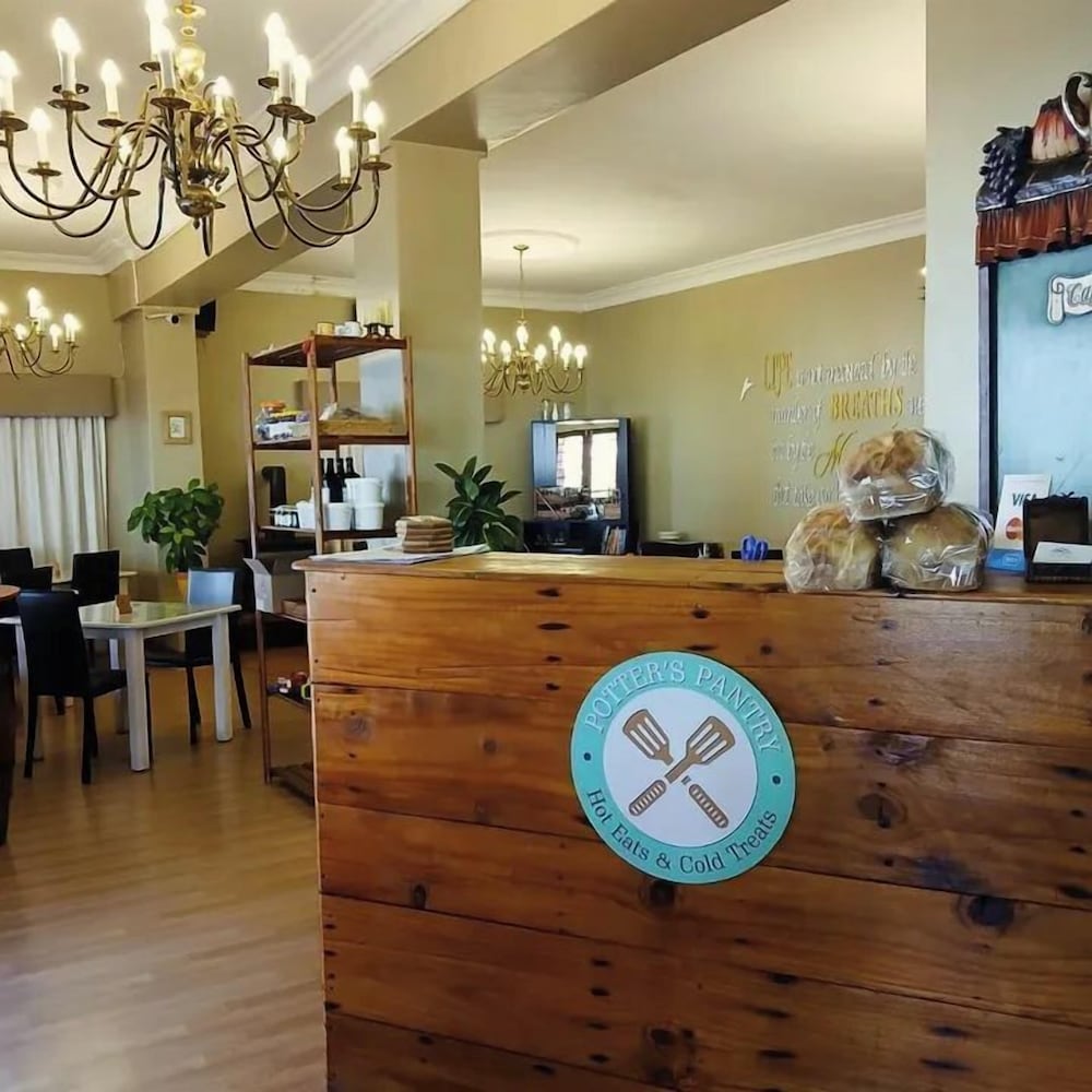 Le Bay Lodge 7/41