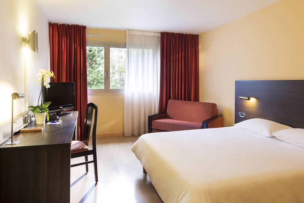 Room at Hotel Oceania Quimper, QUIMPER