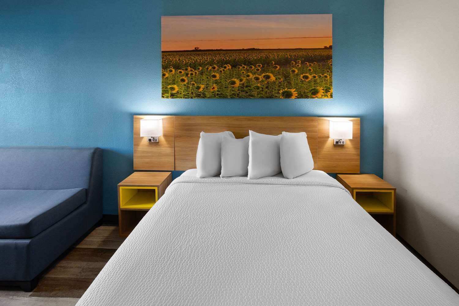 Days Inn & Suites By Wyndham Northwest Indianapolis 20/40
