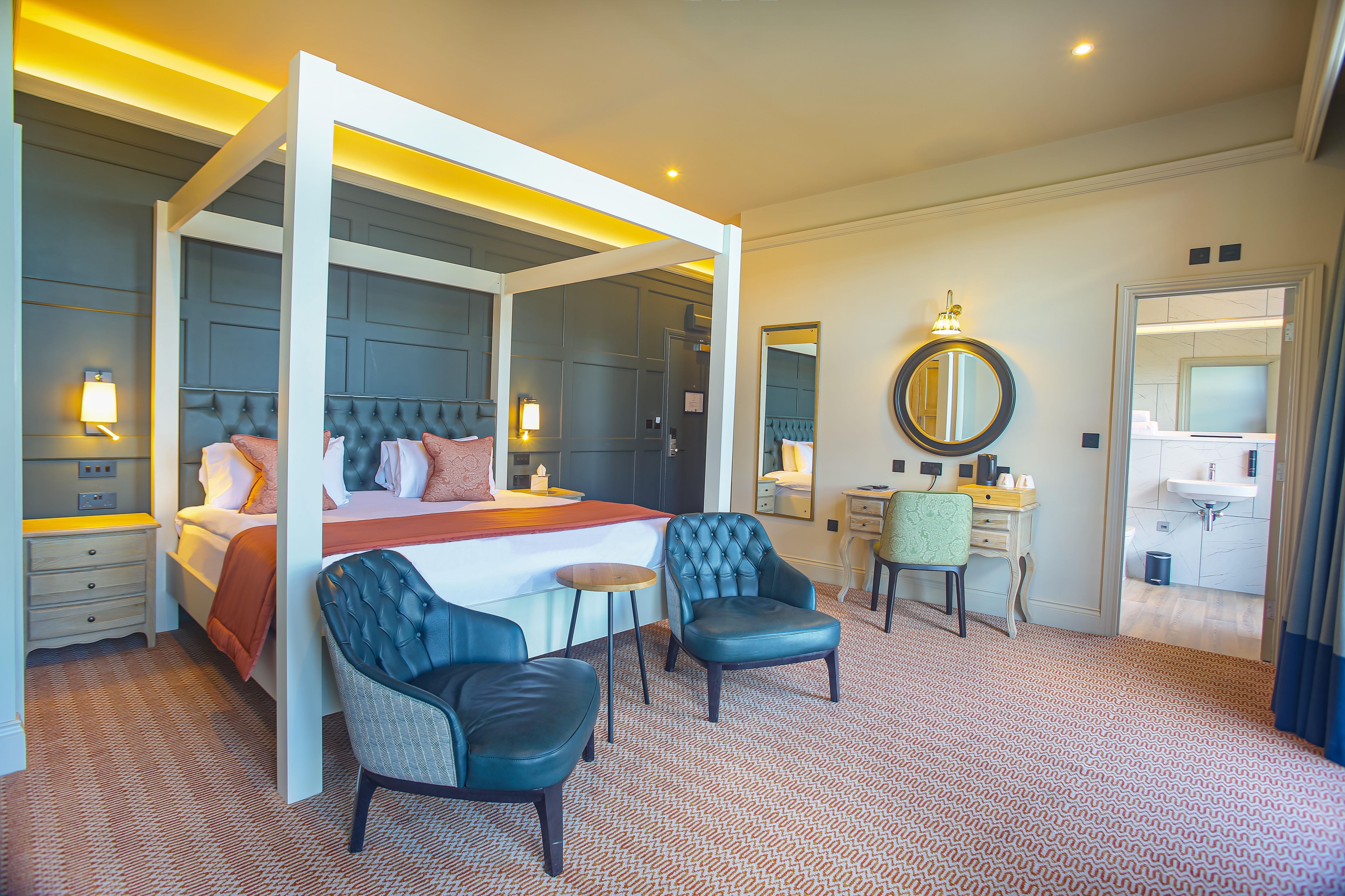 Four Poster