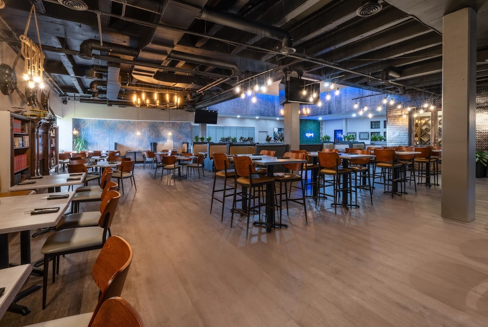 Wyndham Indianapolis Airport 56/72