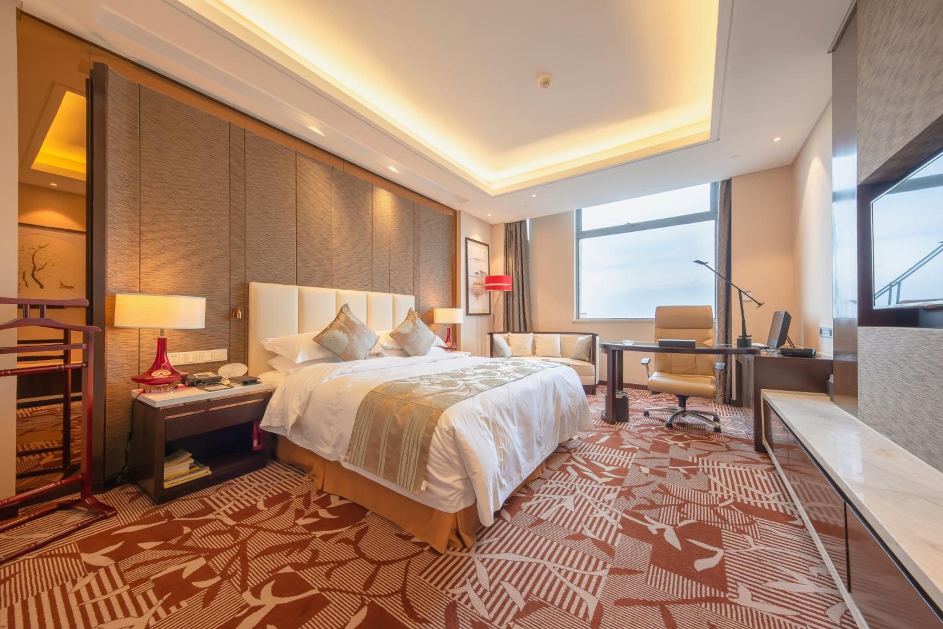 Executive, King Bed, City View