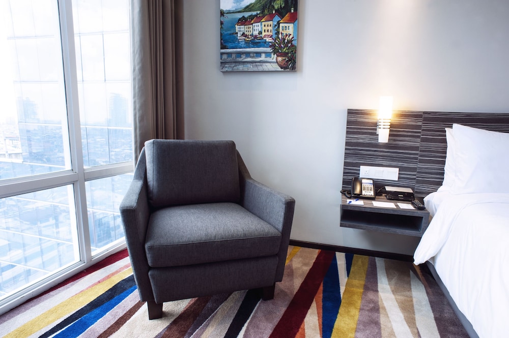 Holiday Inn Express Surabaya Centerpoint by Ihg 55/81
