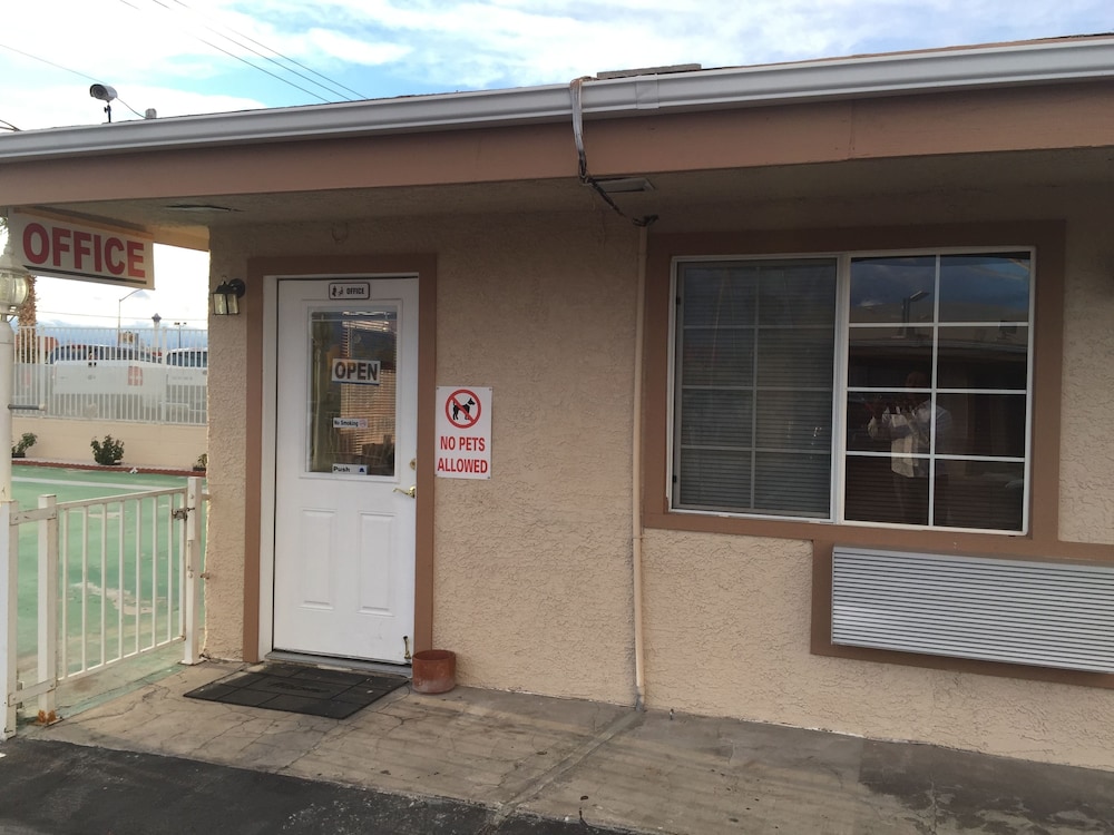 A Fisher's Inn Motel 4/63