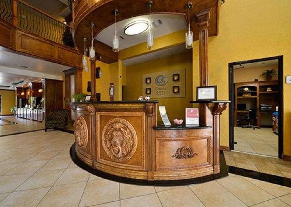 Comfort Suites Bay City 6/34