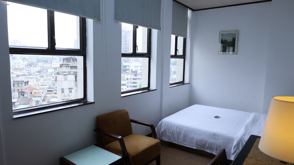 Aiqun Hotel 45/70