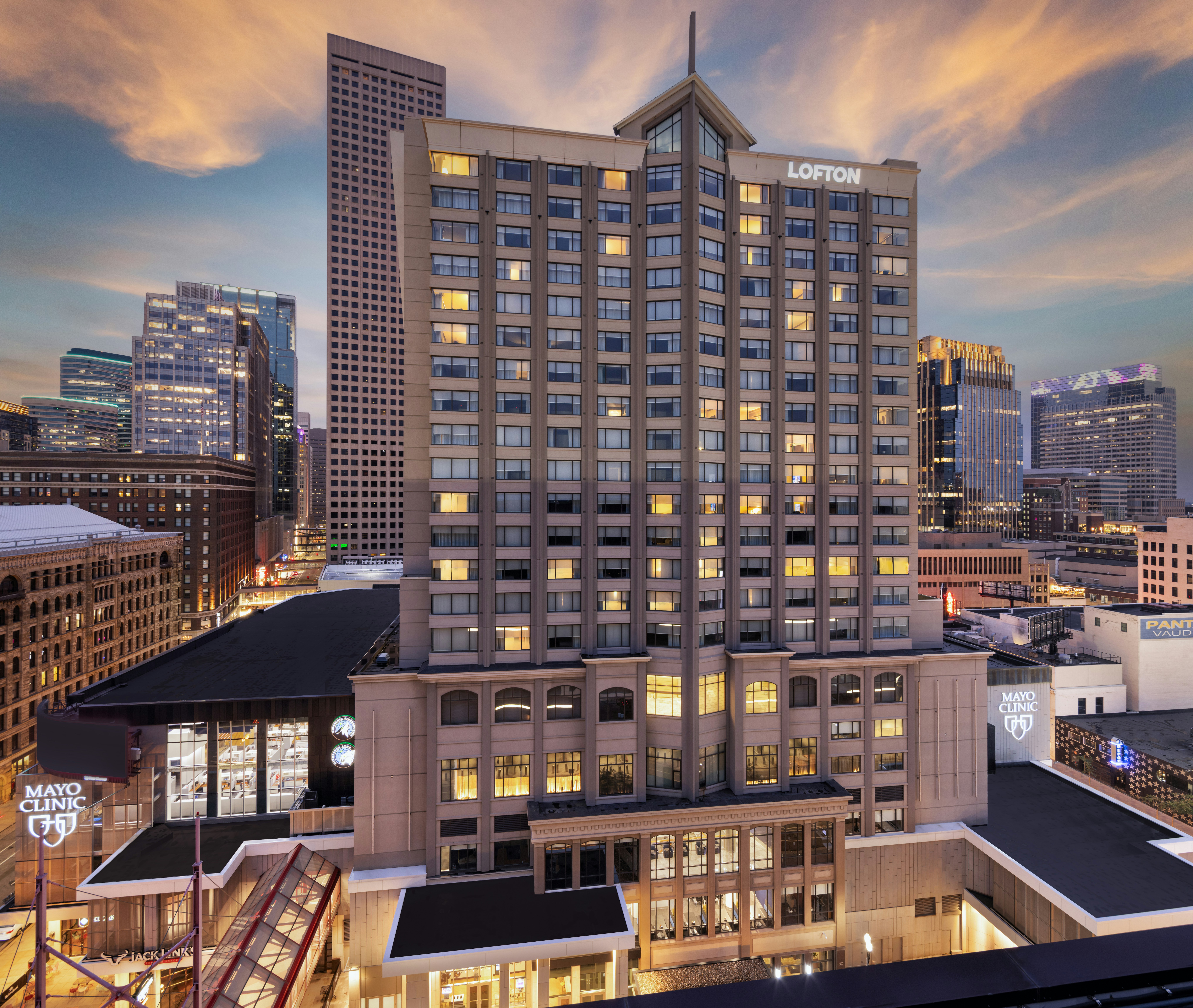 The Lofton Hotel Minneapolis, Tapestry Collection by Hilton 4/80