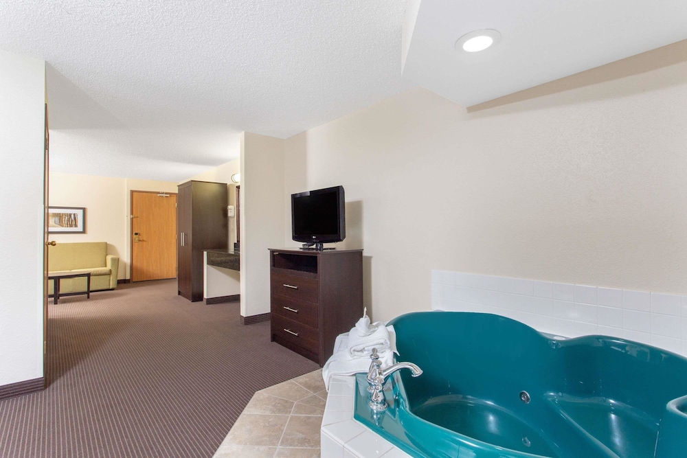Americinn By Wyndham Rhinelander 14/33