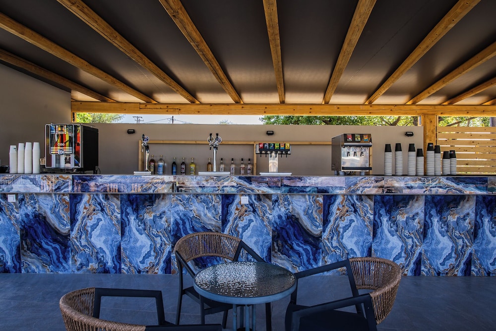Blue Water Resort 42/60