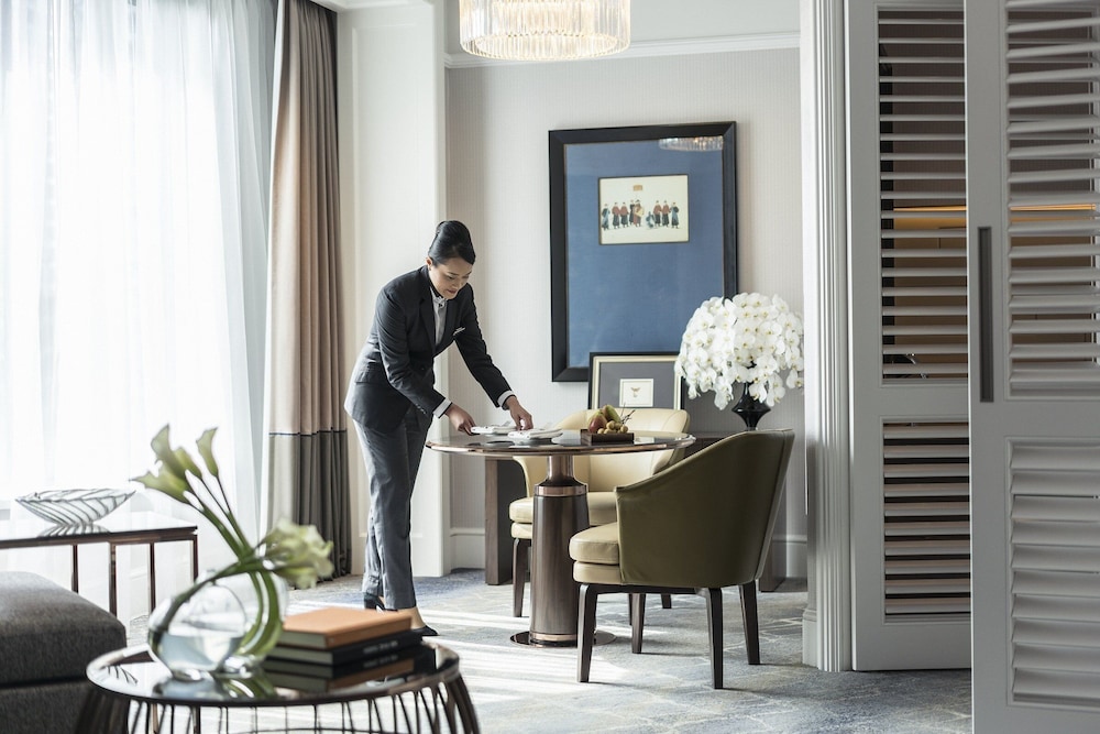 Four Seasons Hotel Singapore 63/72