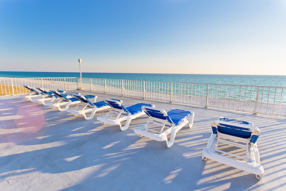 Beachside Resort 51/62
