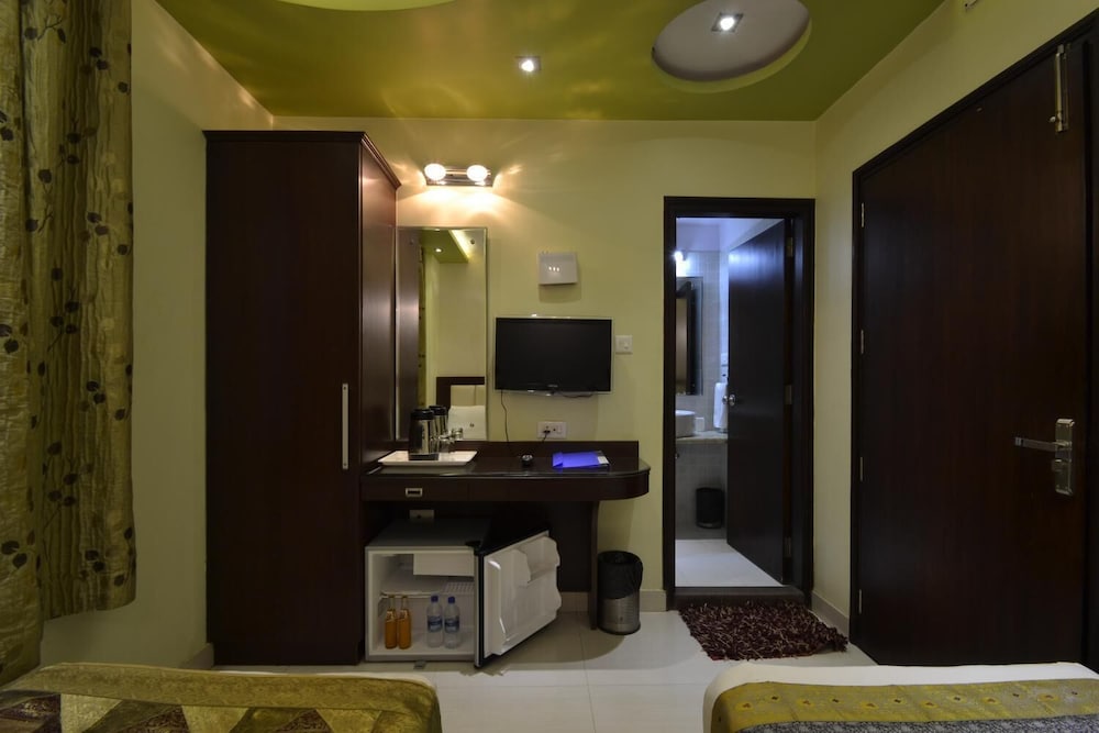 Hotel Central Residency 35/39