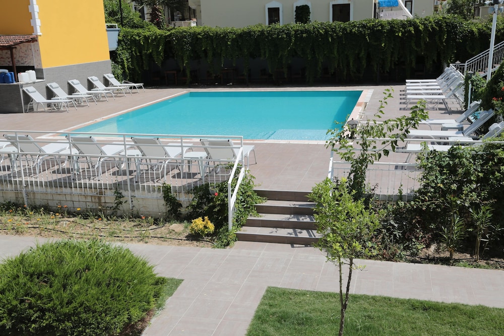 Merveille Hotel 34/48