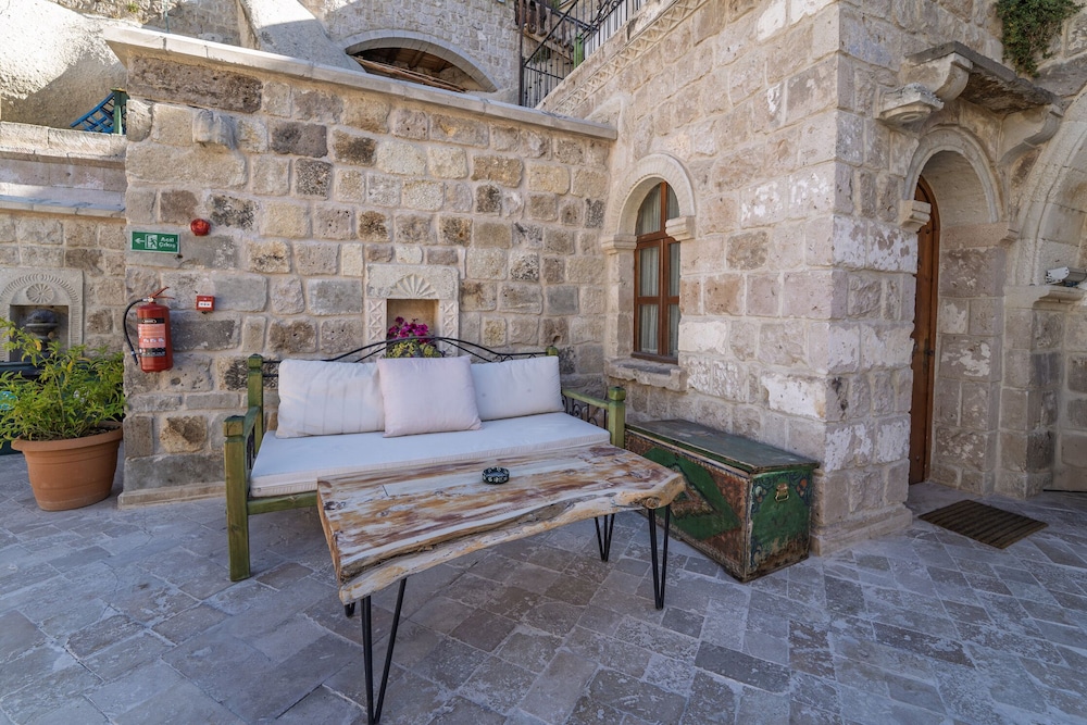 Grand Cave Suites 9/50