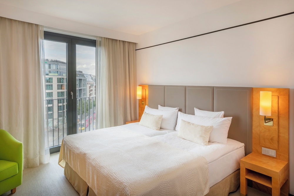 PREMIUM, RIVER VIEW