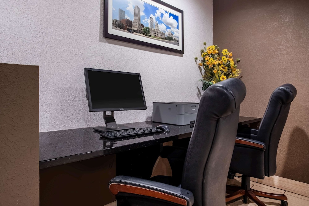 Travelodge By Wyndham Fort Wayne North 18/38