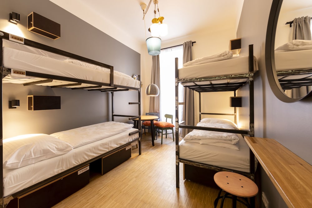 Czech Inn 25/74