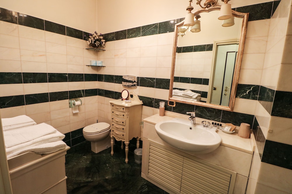 Rome King Suite 65/69