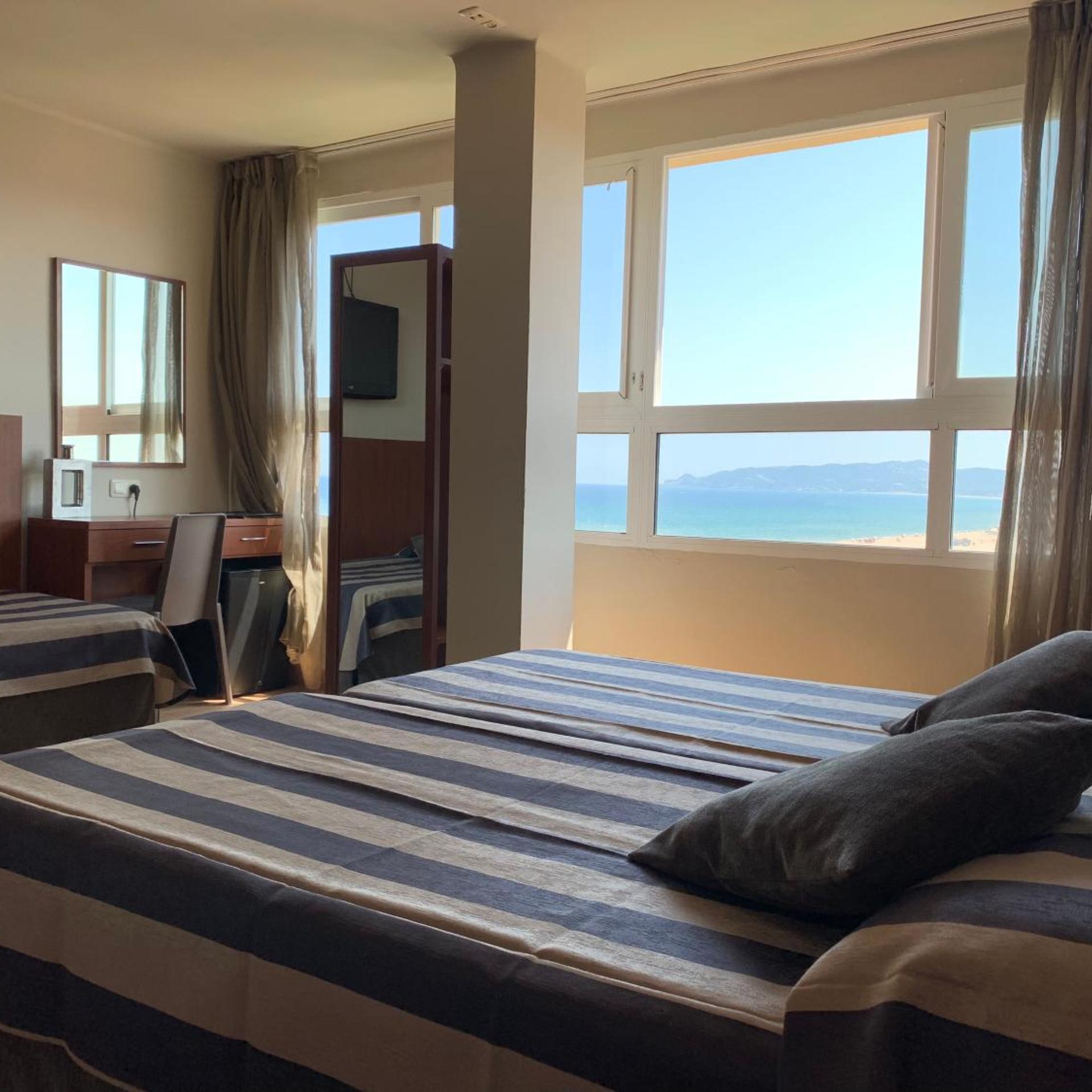 Room, Double or Twin Bed, No Terrace